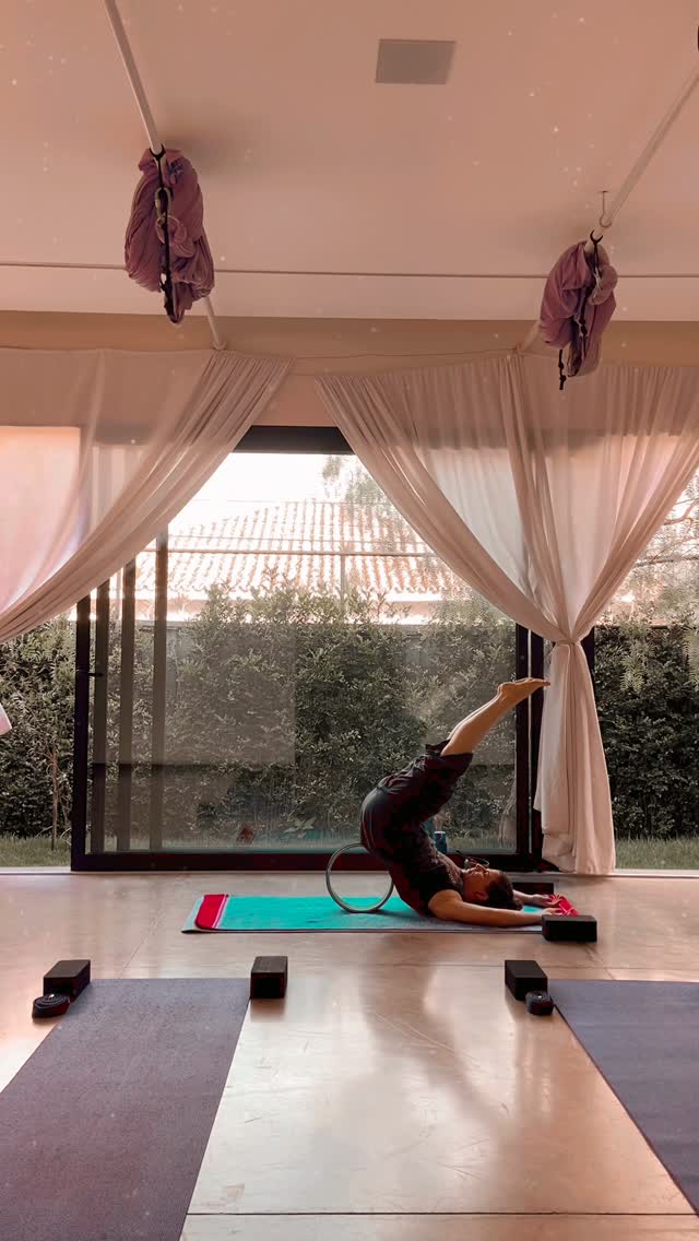 Aula de yoga na Casa Adhara